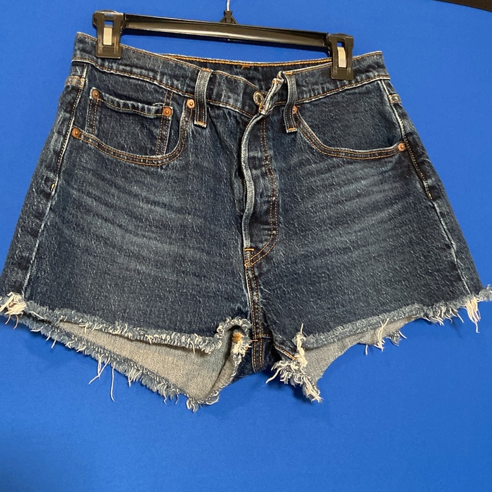Iconic Levi’s 501 Dark Blue Denim Frayed Hem Ladies Cutoff Shorts Sz 30 Like New